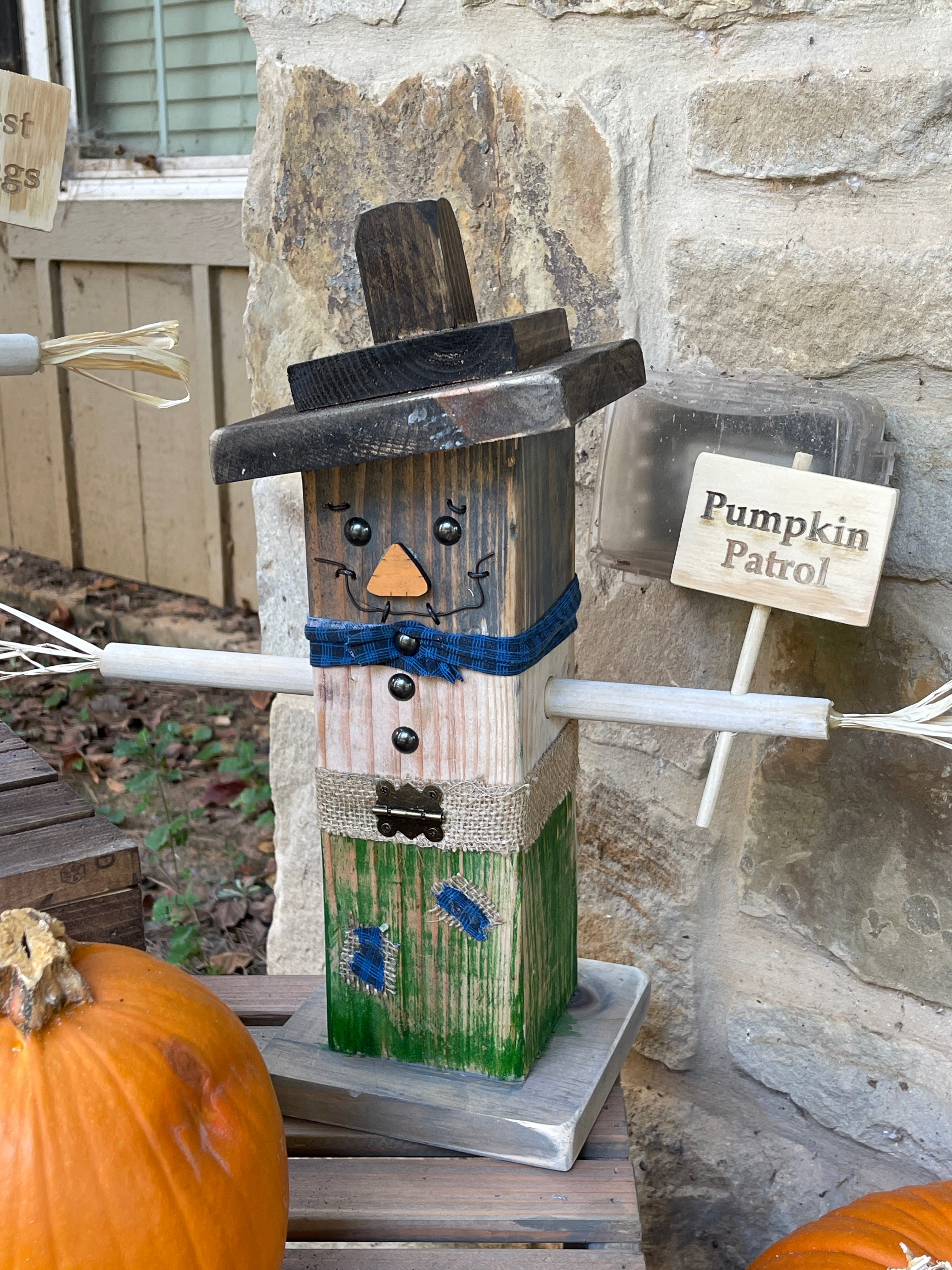 Simple woodworking project – build a wooden scarecrow for rustic farmhouse decor
