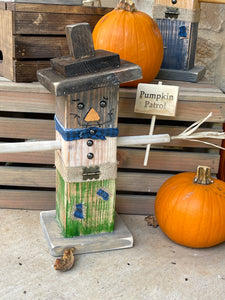 Farmhouse woodworking project – digital scarecrow plans for fall decorating
